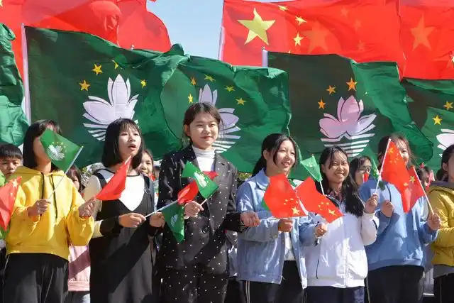 珠澳青年系列快闪活动庆祝澳门回归祖国20周年