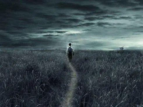 岁月一条路人生迷茫中深夜老酒干了吧