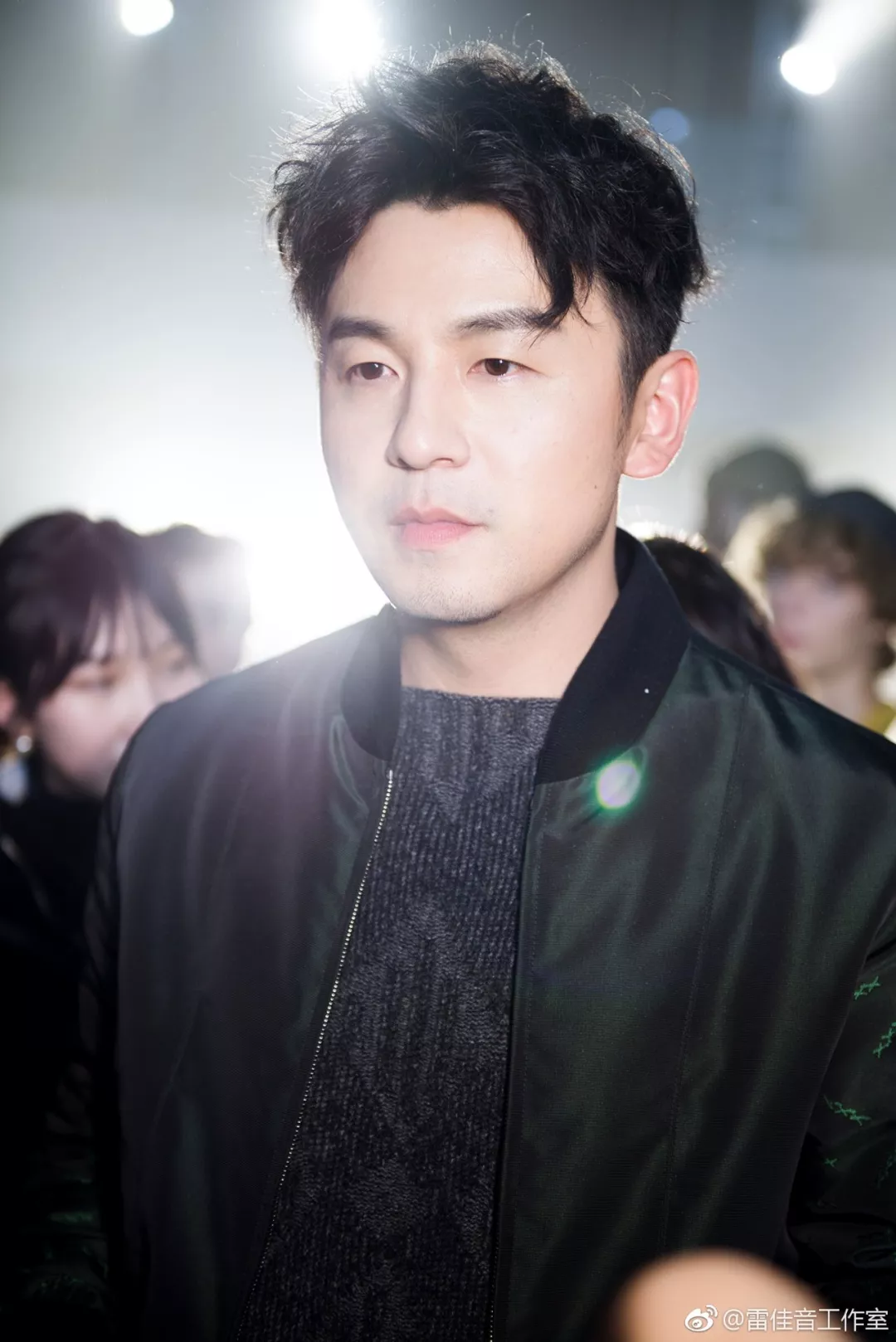 九亿少女少年的梦大头雷佳音亮相米兰时装周