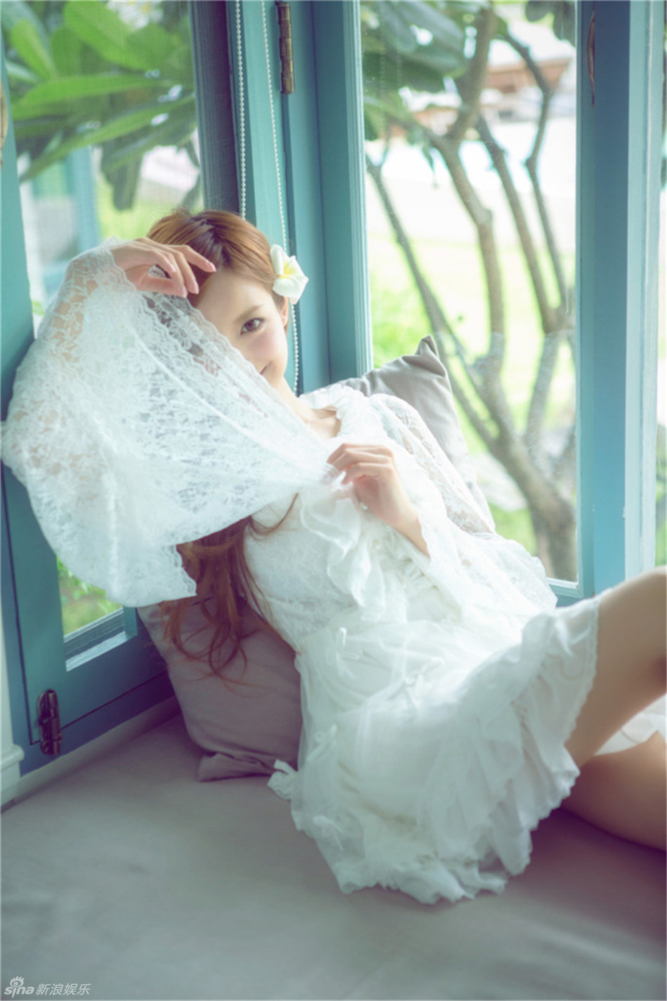 组图:叶熙祺异国写真白色蕾丝诱惑