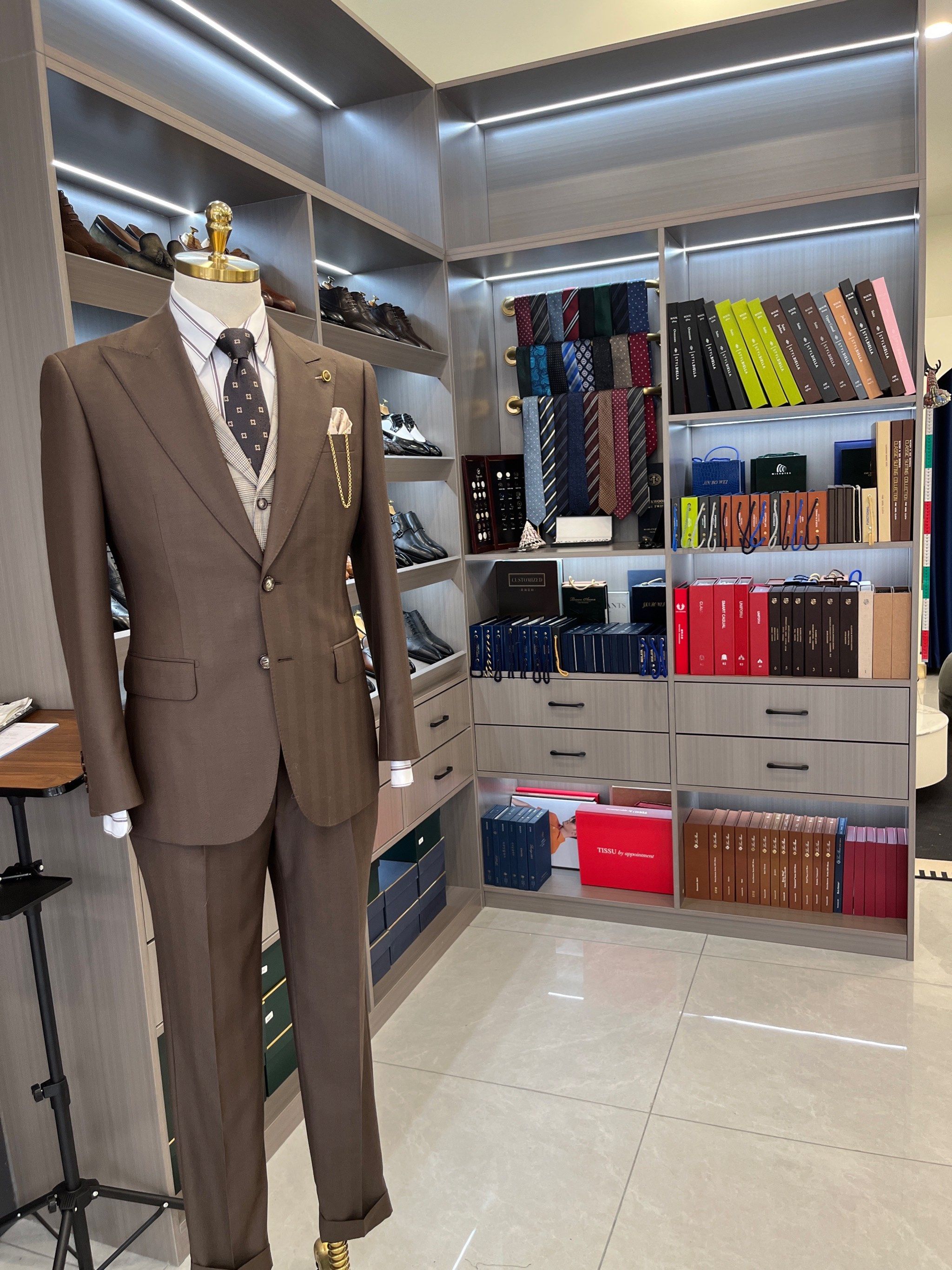 北京也有店,朋友为什么专程跑到天津定制西装?