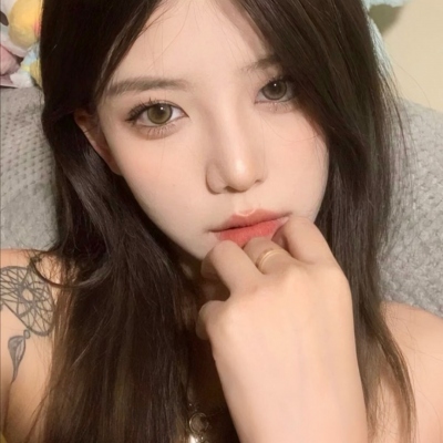 高端大气成熟好看的女生头像