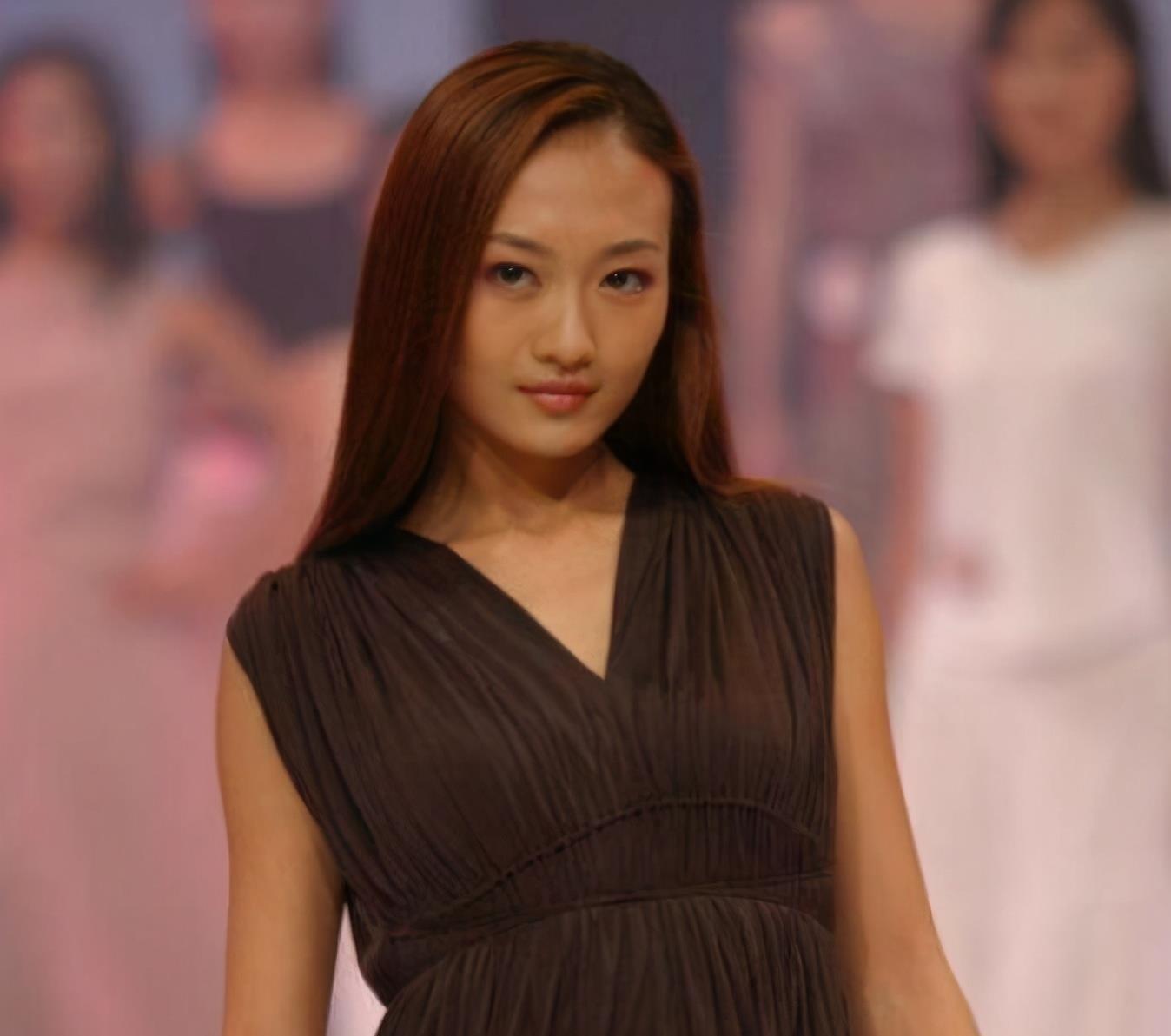 38岁王鸥"真人"长啥样?17年前旧照罕见曝光,确定是同一人?