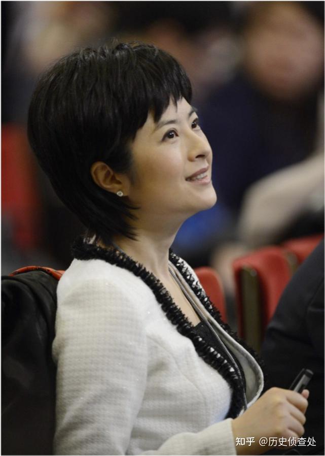 于是,"二混子"陈磊收敛起了玩世不恭的本性,以端庄肃穆的态度开始"