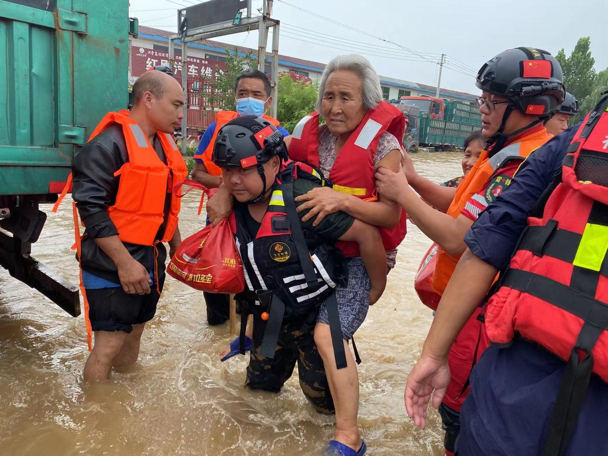 河南洛阳退役老兵急援河北抢险救灾-河南省退役军人事务厅