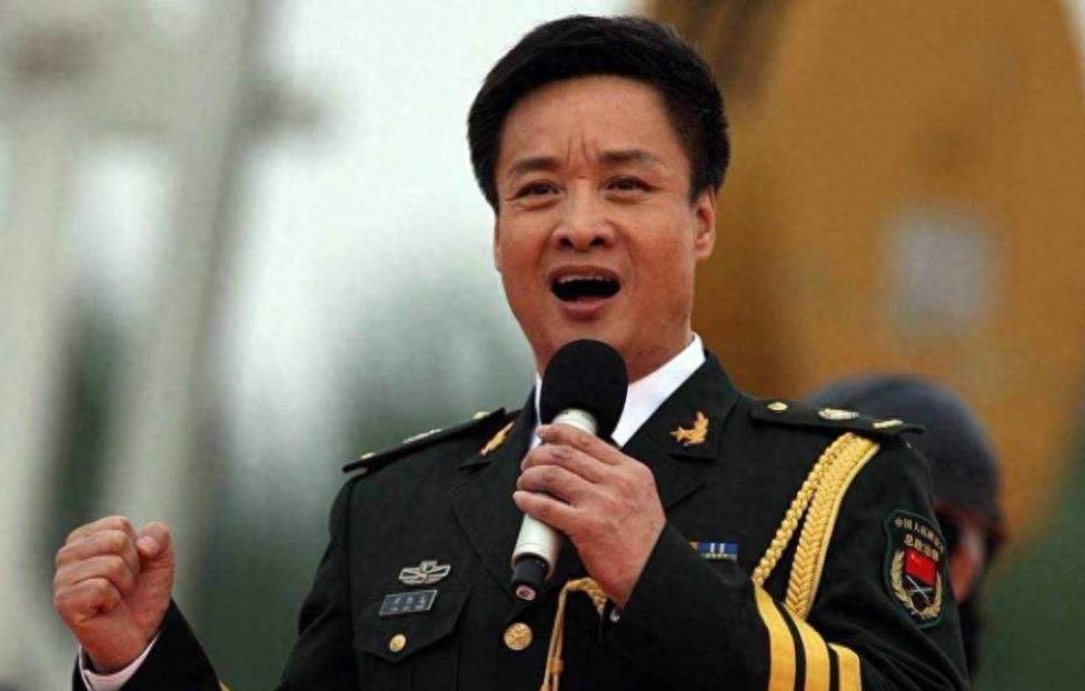 阎维文:与刘卫星异地恋多年终成婚,妻子患病他不离不弃创造奇迹