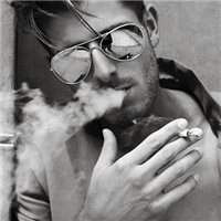 大叔型成熟头像男人味黑白成熟有男人味的头像图片