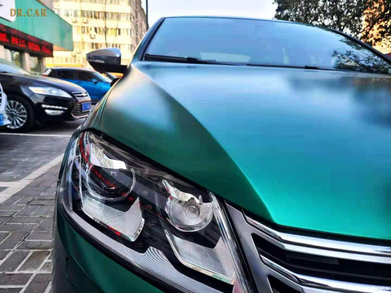 大众迈腾车博士改色电光祖母绿