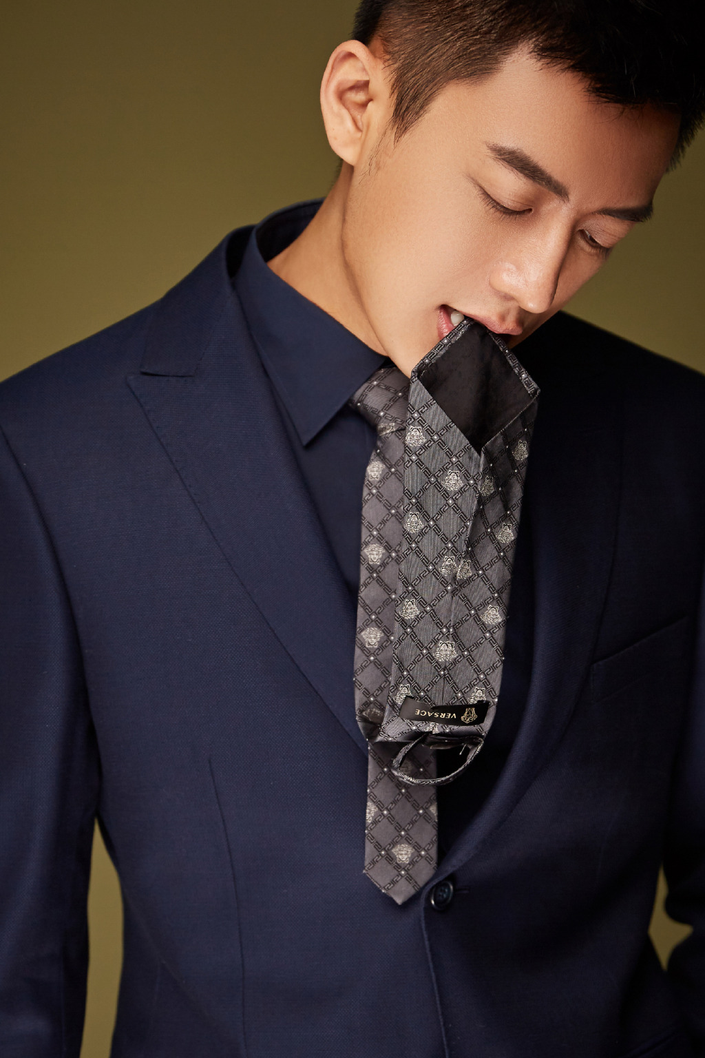 王义博帅气西服绅士写真