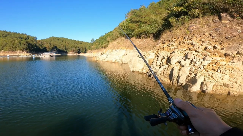 初冬鲈钓,路亚第一视角,解压