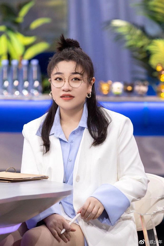 蒋诗萌说迟到可以不能不回消息##喜欢你我也是