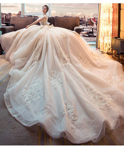 婚纱礼服新娘拖尾公主梦幻奢华图片