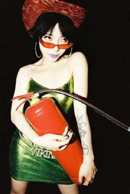 吴莫愁地铁海报