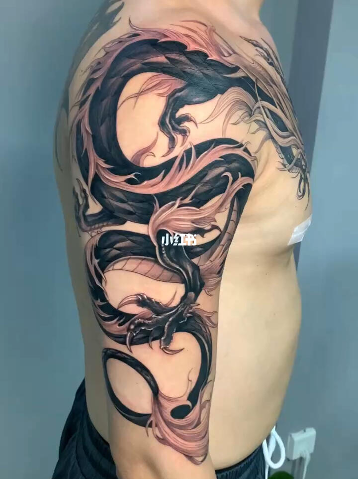 武汉纹身过肩龙