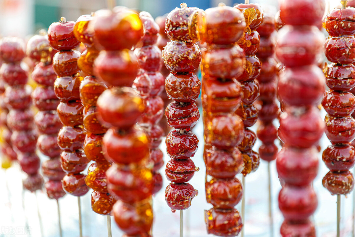 爆火全网的冰墩墩前身竟是冰糖葫芦你觉得哪个可爱