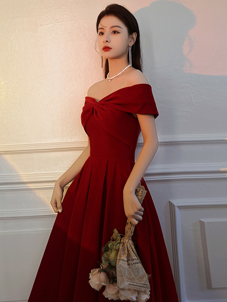 一字肩敬酒服新娘2021新款秋冬季节酒红色订婚结婚礼服平时可穿