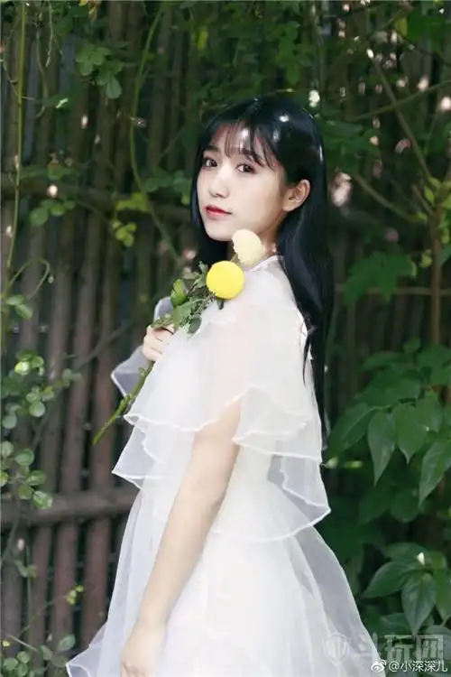 以下是小深深儿写真集照片 小深深儿个人资料 小深深儿,前熊猫tv当家