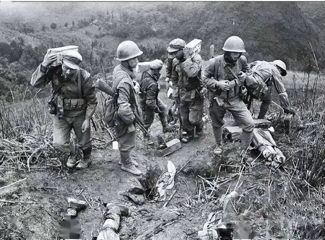 老山脚下,公路边许多洗尸台,清洗过老山战役12000名烈士遗体