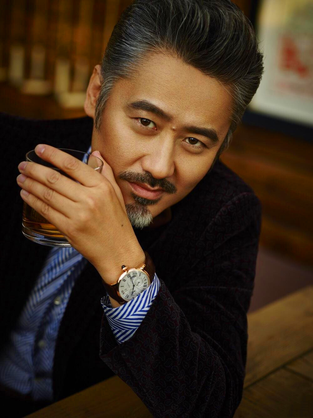 吴秀波的潇洒,朱亚文的低调,哪个才是成熟男人应该有的态度