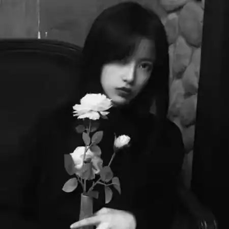 女生暗黑系头像真人 伤感很丧很颓废的女生