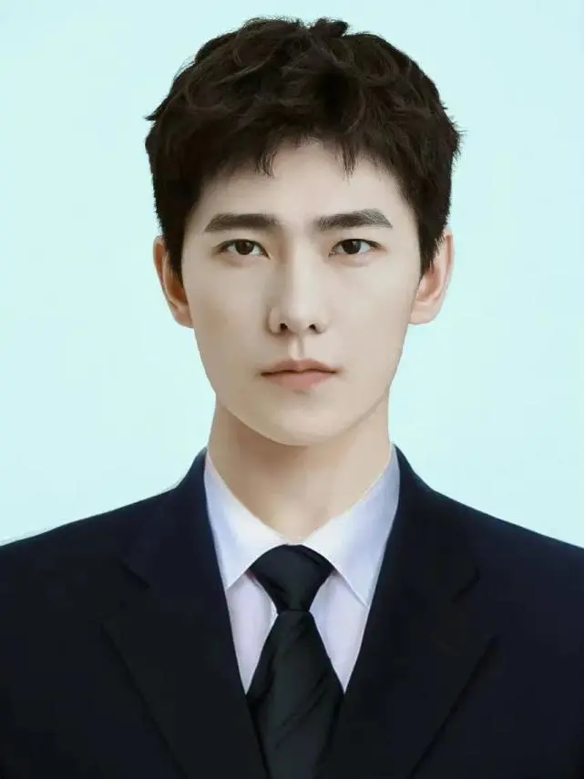 男明星证件照系列:杨洋任嘉伦又正又帅,最后却被肖战的惊艳到了