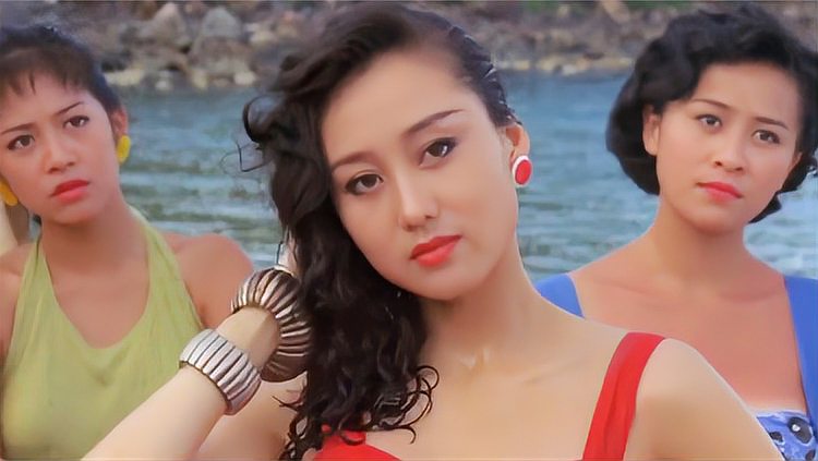 利智泳装大秀身材被表哥发现,关之琳却换衣服故意给年轻小伙偷看02