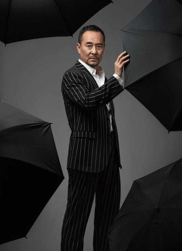 老戏骨王庆祥,对人物情绪拿捏到位,表演精湛,演技铿锵有力