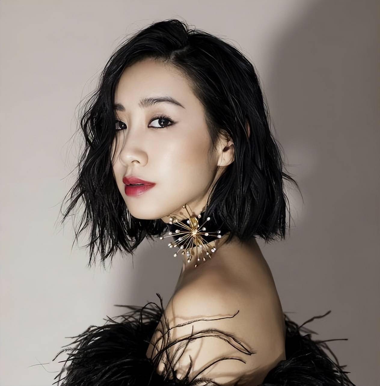 香港知名歌手突然宣布产下第三胎,怀孕期间全程保密_吴雨霏_宝宝_社交