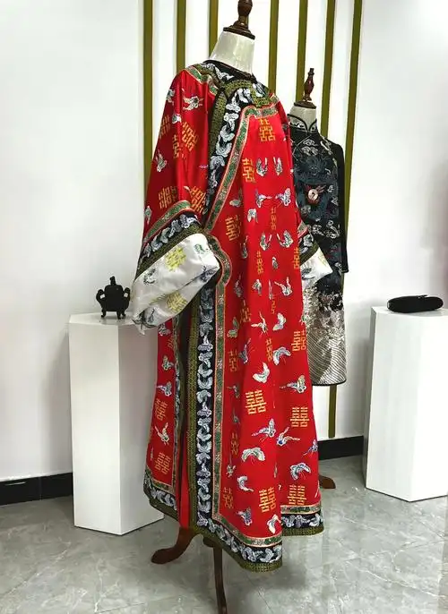 光绪大婚礼服系列——皇后氅衣接下来就看他的了@陈小川摄影#清朝造型