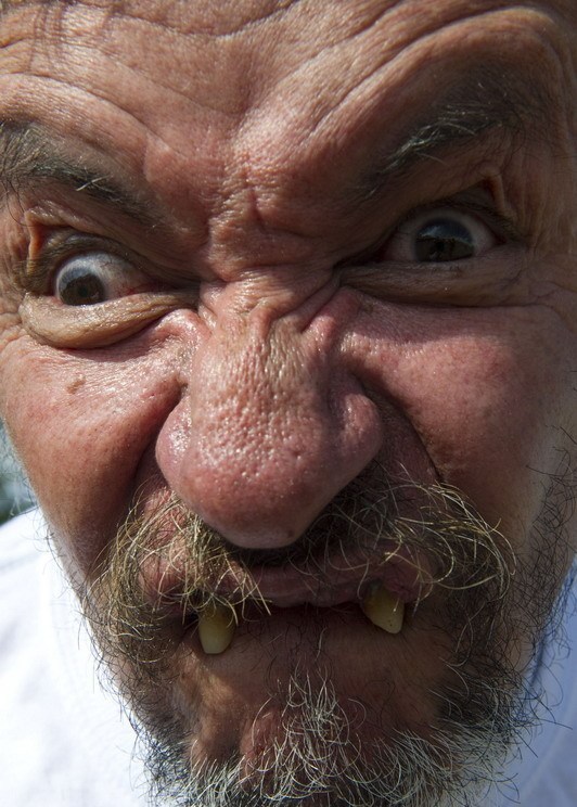 "丑男大赛"(reign of the ugly)哥伦比亚举行,19名选手比拼自己的"丑