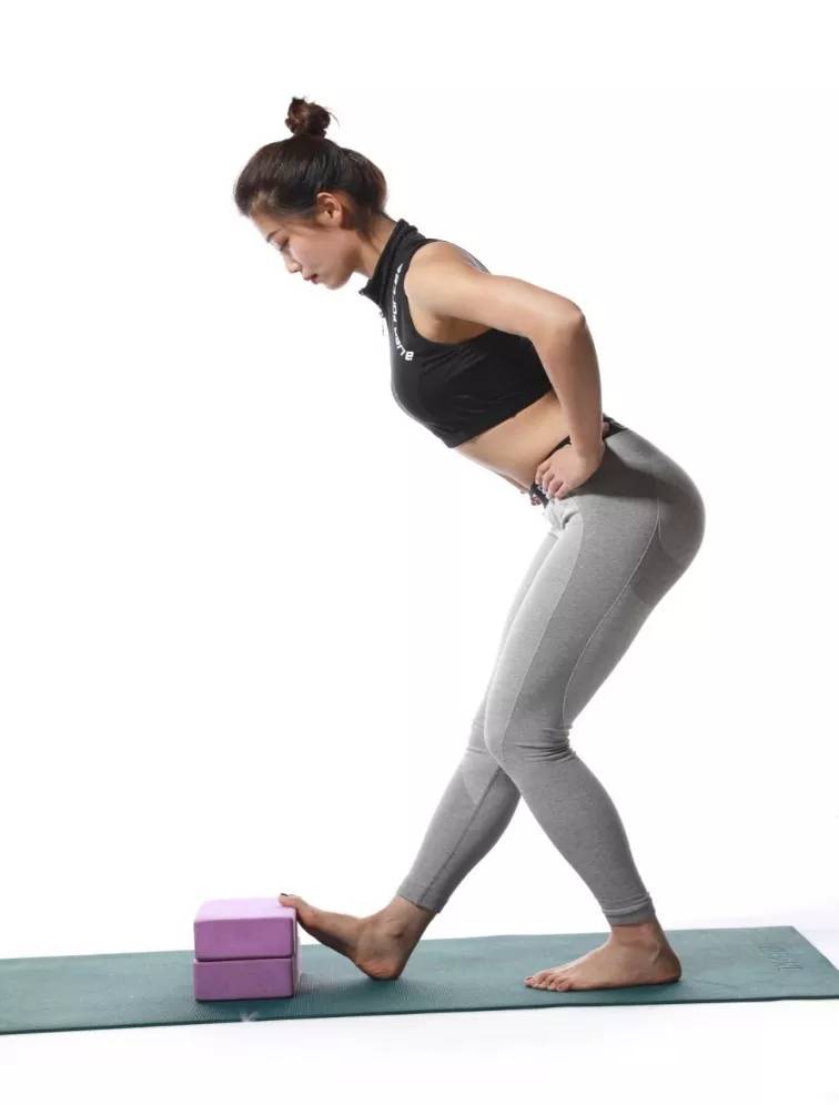 每天一个拉伸动作之小腿后侧拉伸