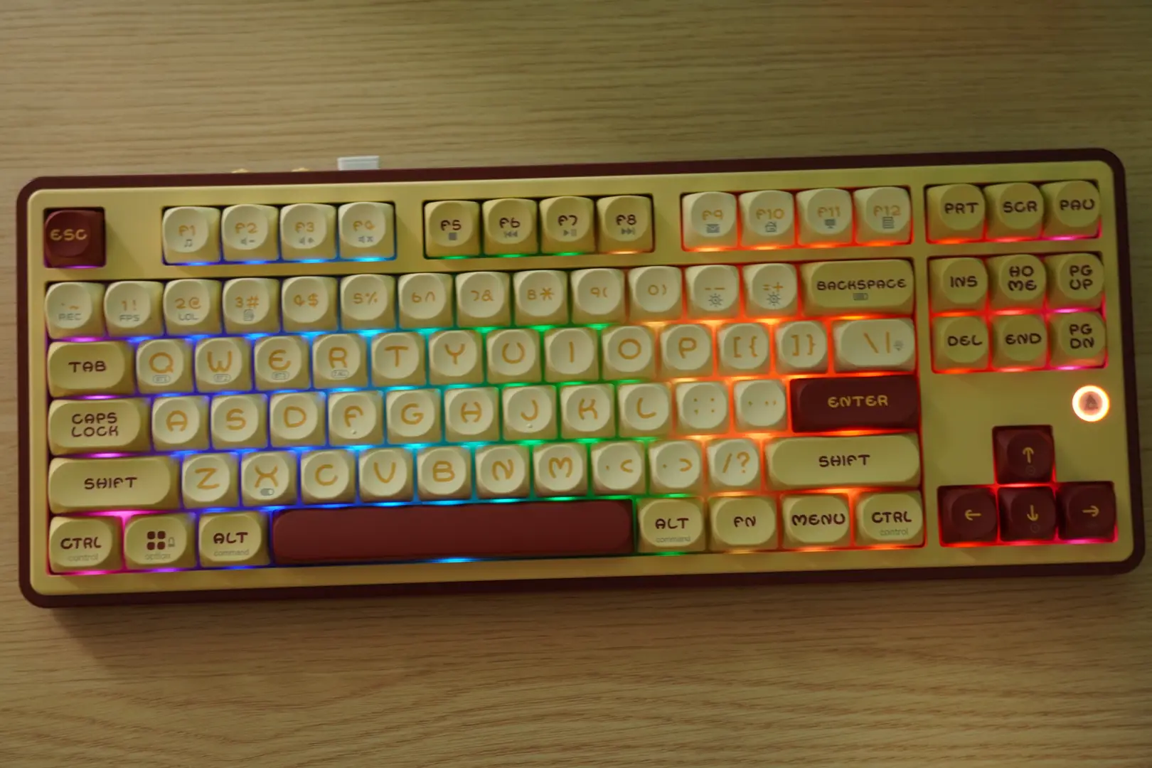 个性与性能兼备,199起-黑爵ak870机械键盘的越级体验