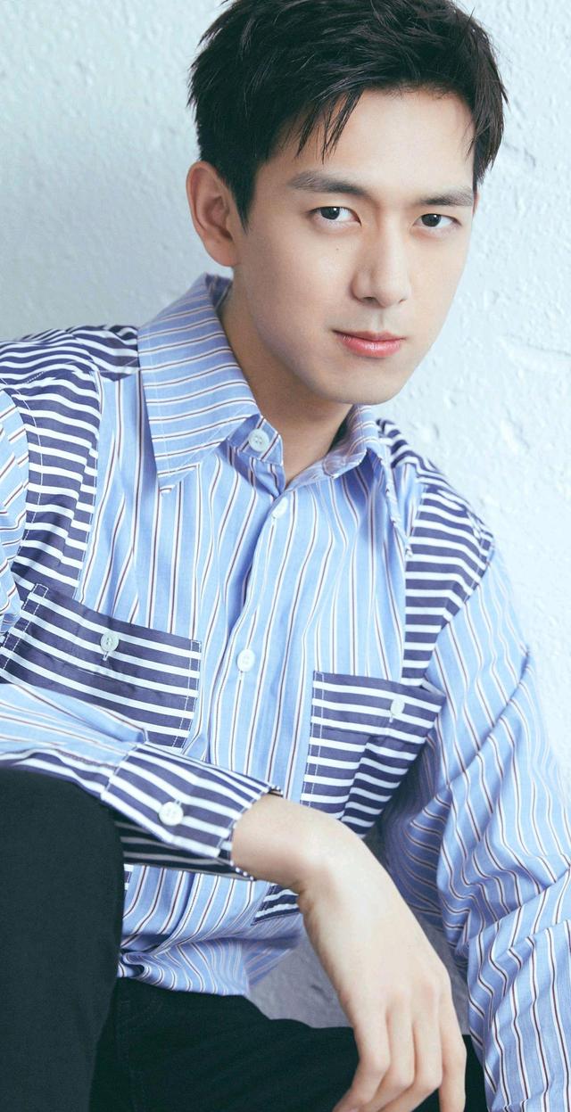 李现帅气写真,是你的理想男友吗