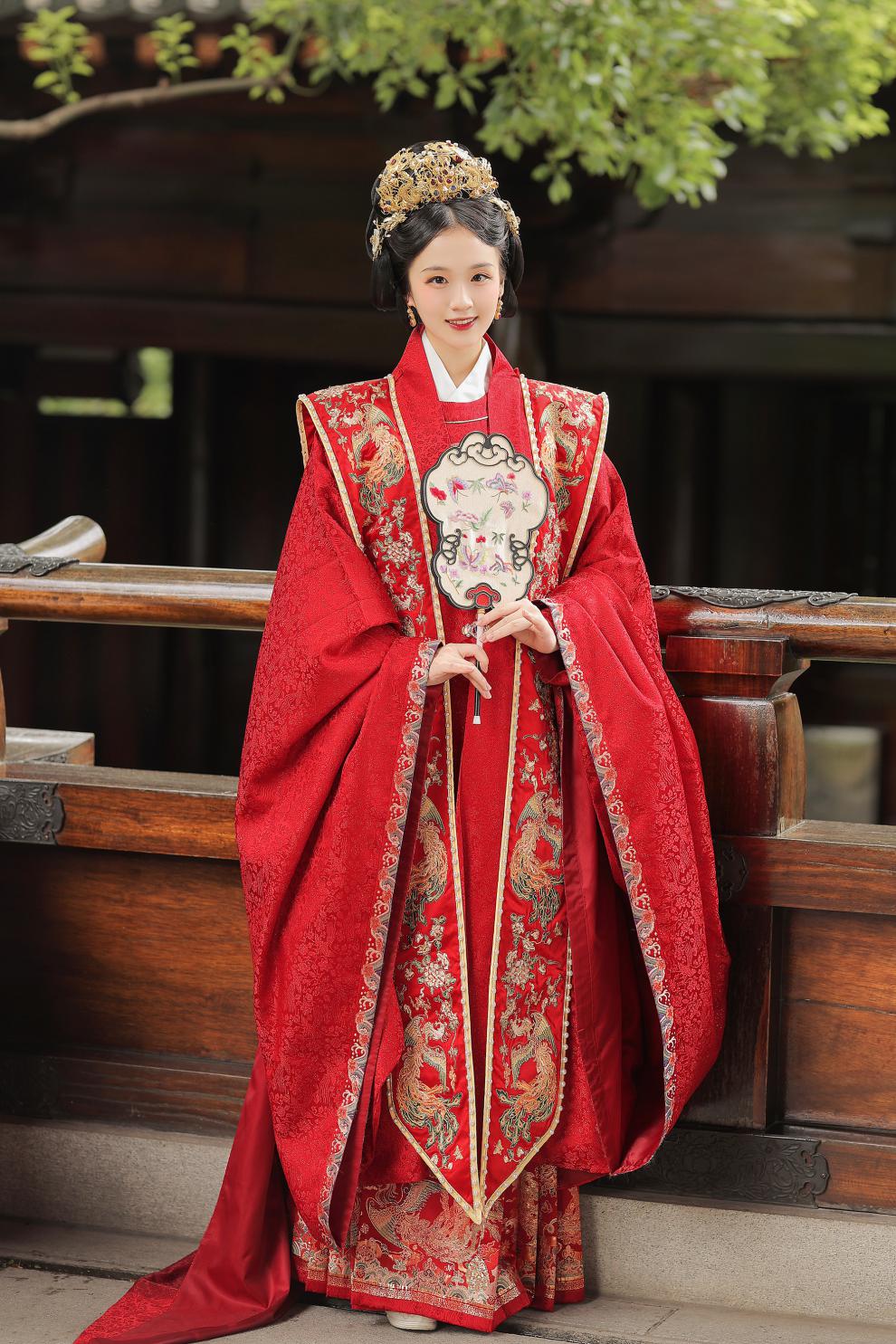 明制婚服明朝结婚婚宴皇后金通缎大衫霞帔男女马面裙云河千色夫妻套装