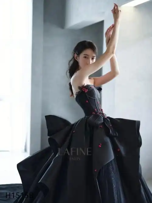 我的婚纱  #穿着婚纱,嫁给爱情  #我的婚纱好看吗  #婚礼  #最美新娘