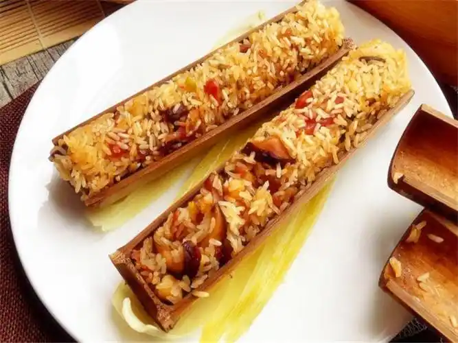 云南旅游云南旅游西双版纳美食推荐【香竹饭】