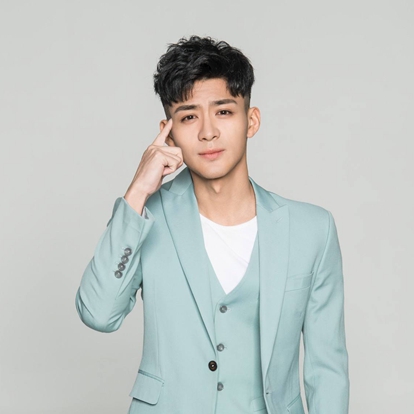 个人简介中文名刘思博职   业演员国   籍中国身   高180cm体   重68