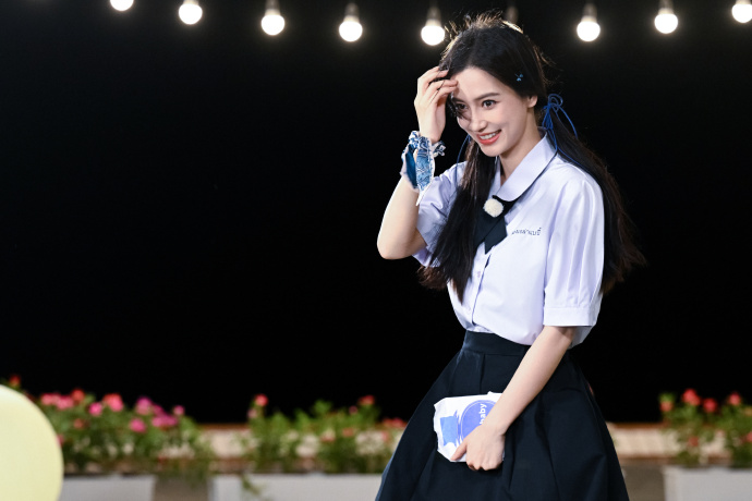 angelababy奔跑吧校服剧照##奔跑吧