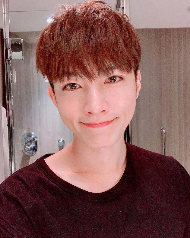 炎亚纶心情复杂晒自拍 嘱托粉丝了解疫情保护自己