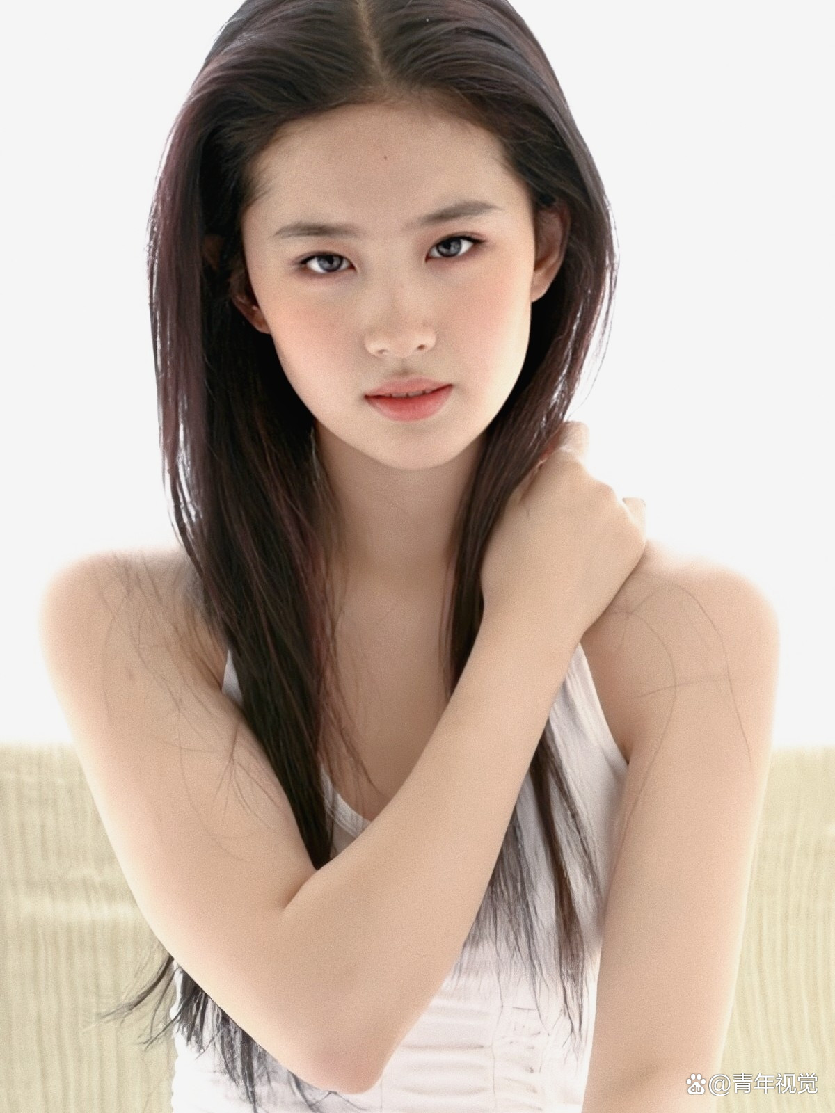 刘亦菲早年青春稚嫩写真,清纯唯美,阳光少女