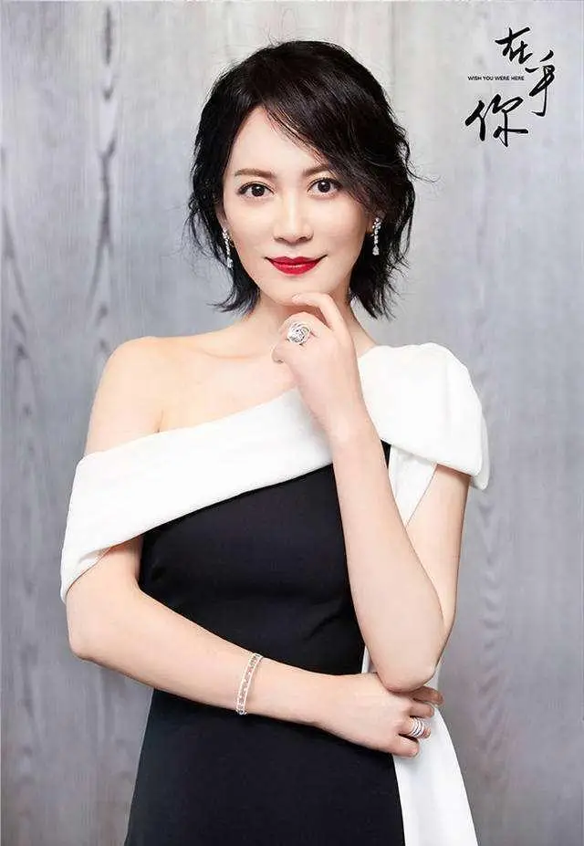 原创53岁的俞飞鸿至今未婚被问及私人生活时坦言有固定伴侣