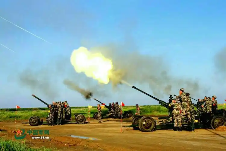 七十,八十年代的高射炮兵战友,你是否还记得……(副本)