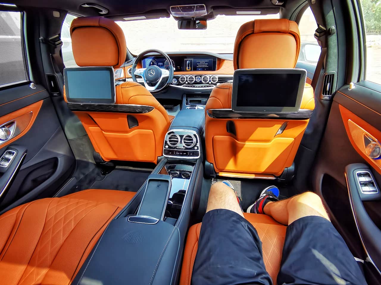 迈巴赫s560 时尚大气的外观,做工精细的内饰,舒适度极高!