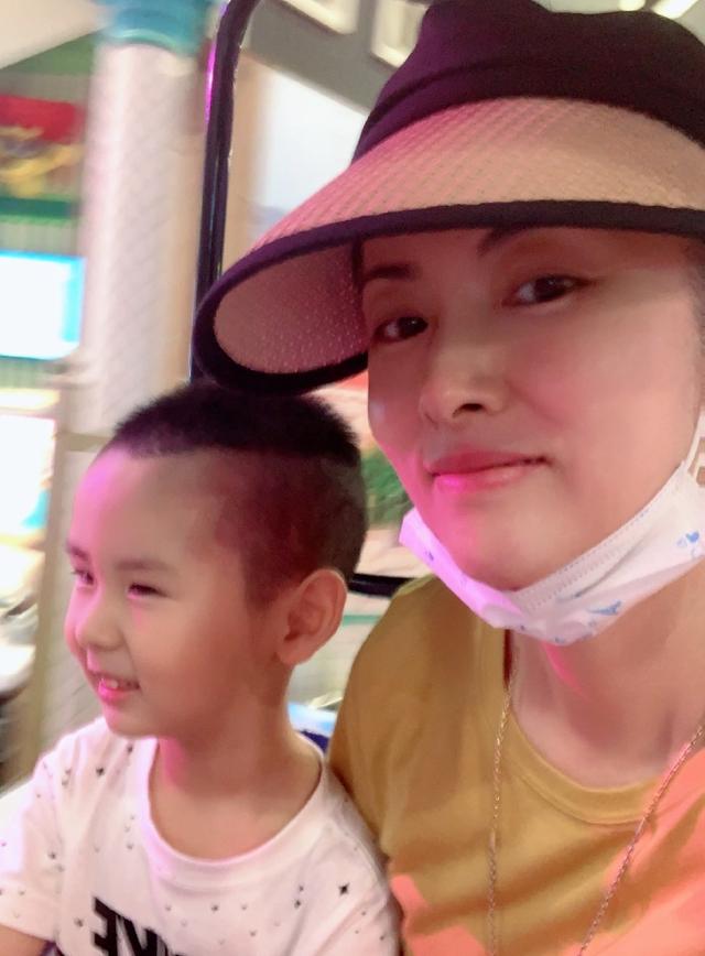 杨明娜:22岁走红,41岁结婚生子,44岁和前夫田亮"对簿公堂"