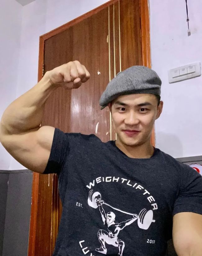 中国选手陈康获得古典健体无差别级决赛第五名_加拿大站_中华网