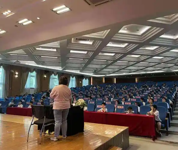 温州市马鞍池小学开展六年级急救课程——自救互救,关注红十字运动