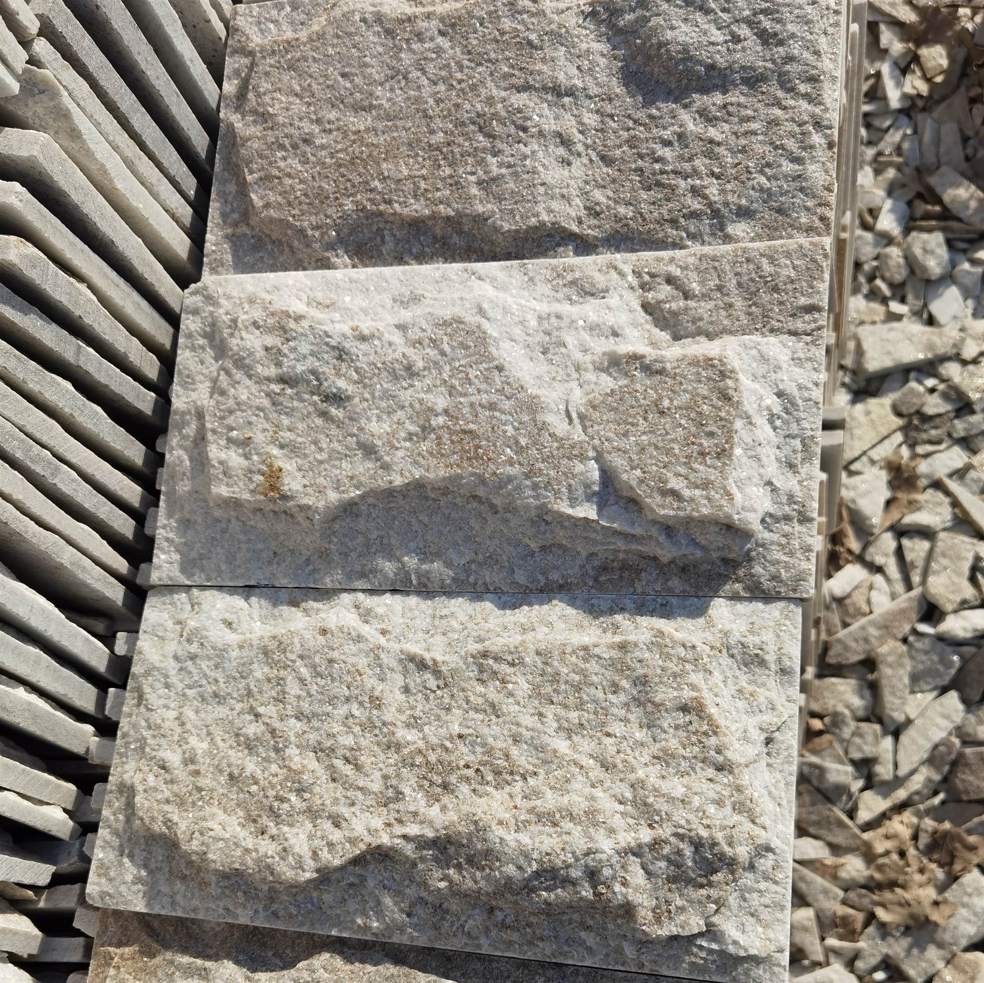 高粱红蘑菇石厂家外墙砖蘑菇石红色外墙砖厂家粉石英蘑菇石