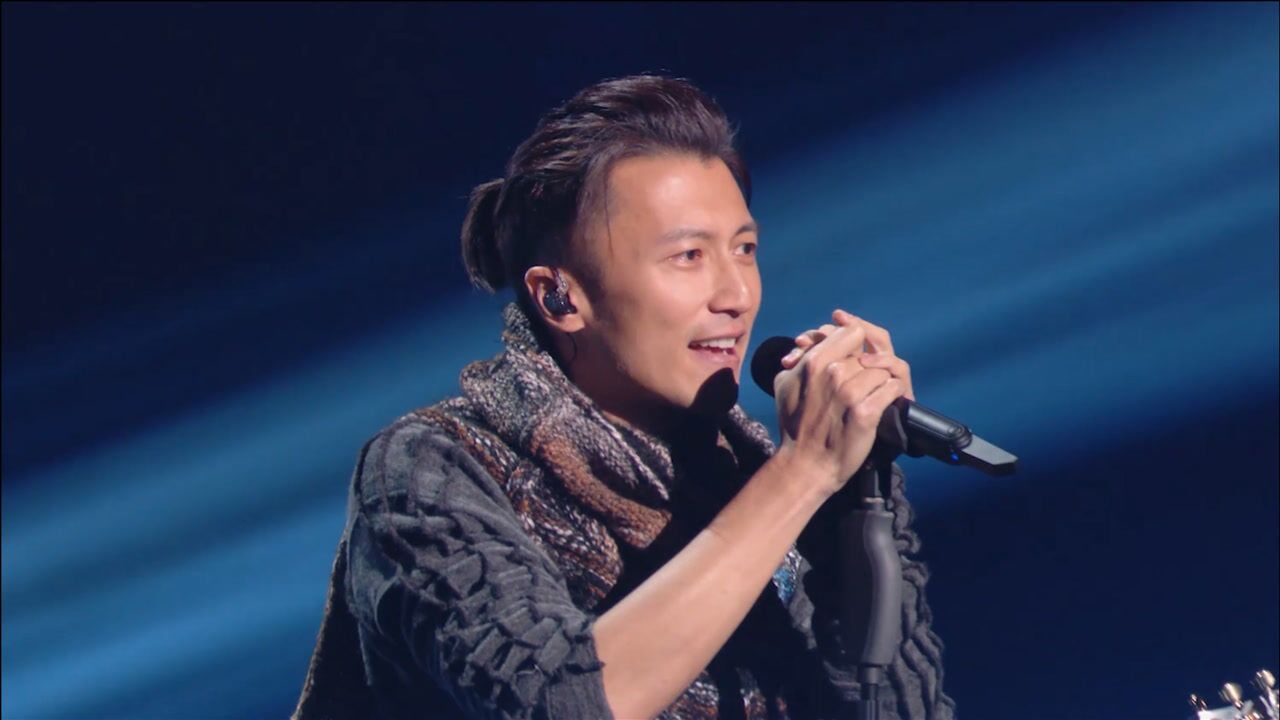 摇滚star谢霆锋亮相b站晚会 热血演绎《黄种人》