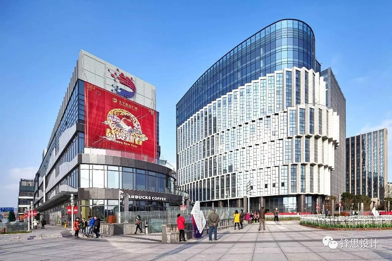 look那是怎一番人间繁华与浪漫的交织上海大宁音乐广场