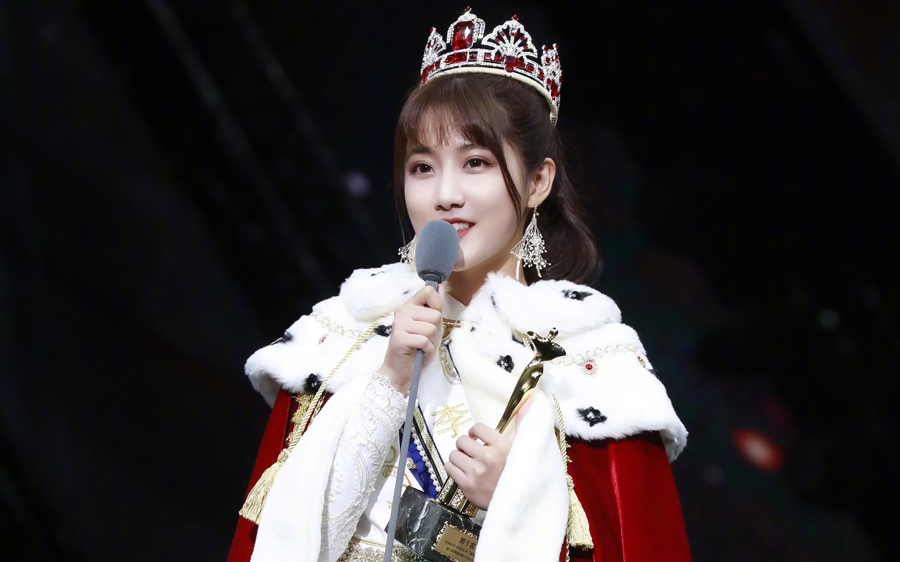 李艺彤饭拍focus公布名次台下全程snh48第六届总选演唱会